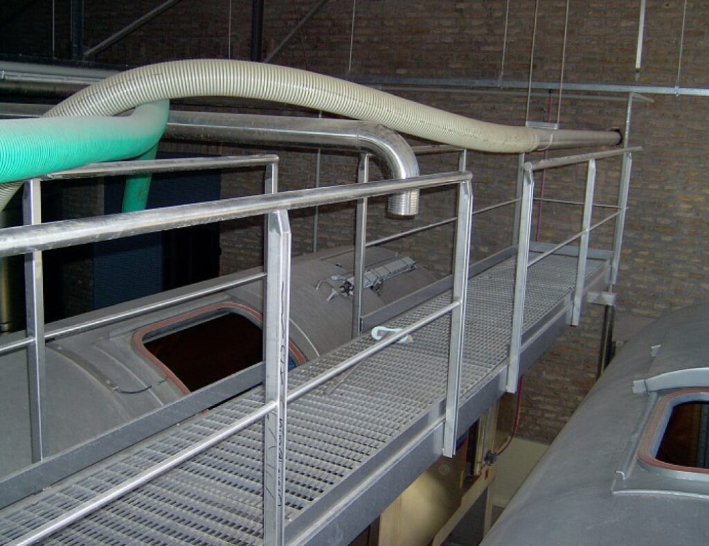 Pasarela en acero inoxidable para bodega
